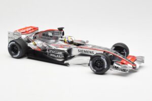 McLaren Mercedes MP4-21 #4 J.P. Montoya F1 2006 Minichamps 1:18 530061804 Μέταλλο - εικόνα 4 από 6