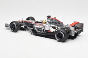 McLaren Mercedes MP4-21 #4 J.P. Montoya F1 2006 Minichamps 1:18 530061804 Μέταλλο - εικόνα 5 από 6
