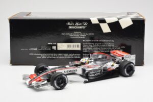 McLaren Mercedes MP4-21 #4 J.P. Montoya F1 2006 Minichamps 1:18 530061804 Μέταλλο - εικόνα 6 από 6