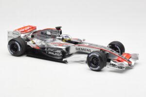 McLaren Mercedes MP4-21 P. de la Rosa F1 Showcar 2006 Minichamps 1:18 B66962346 Μέταλλο - εικόνα 4 από 6
