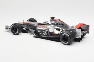 McLaren Mercedes MP4-21 P. de la Rosa F1 Showcar 2006 Minichamps 1:18 B66962346 Μέταλλο - εικόνα 5 από 6