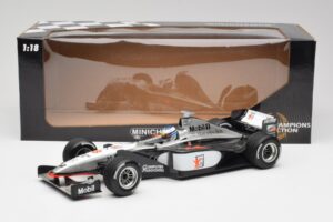 McLaren MP4/13 #8 M. Hakkinen F1 World Champion 1998 Minichamps 1:18 18690008 Μέταλλο - εικόνα 6 από 7