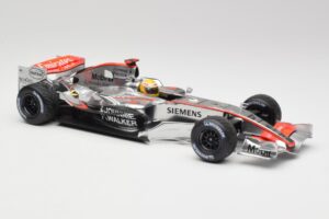 McLaren MP4-25 Mercedes #2 L. Hamilton Showcar 2010 Minichamps 1:18 110100006-R1 Μέταλλο - εικόνα 4 από 6