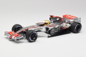McLaren MP4-25 Mercedes #2 L. Hamilton Showcar 2010 Minichamps 1:18 110100006-R1 Μέταλλο