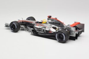 McLaren MP4-25 Mercedes #2 L. Hamilton Showcar 2010 Minichamps 1:18 110100006-R1 Μέταλλο - εικόνα 5 από 6