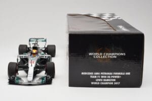 Mercedes AMG W08 EQ Power+ Petronas #44 L. Hamilton F1 World Champion 2017 Minichamps 1:18 186170044 Ρητίνη - εικόνα 6 από 7