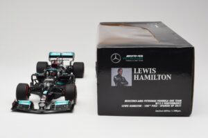 Mercedes AMG W12 Petronas #44 L. Hamilton Spanish GP 100th Pole 2021 Minichamps 1:18 110210444 Ρητίνη - εικόνα 6 από 7