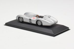 Mercedes W196 Streamliner #16 J.M. Fangio GP Italy Winner 1954 Minichamps 1:43 432543016 Μέταλλο - εικόνα 3 από 4