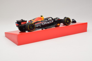 Red Bull Racing RB18 #1 M. Verstappen Oracle Winner Dutch GP 2022 Minichamps 1:18 113223501 Μέταλλο - εικόνα 3 από 7