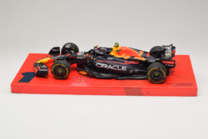Red Bull Racing RB18 #1 M. Verstappen Oracle Winner Dutch GP 2022 Minichamps 1:18 113223501 Μέταλλο