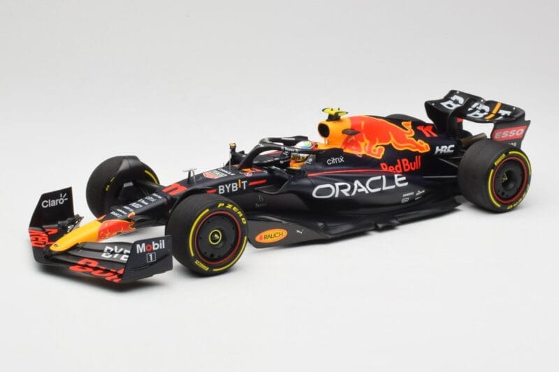 Oracle Red Bull Racing RB18 #11 S. Perez Saudi Arabian GP 2022 Minichamps 1:18 110220011 Μέταλλο
