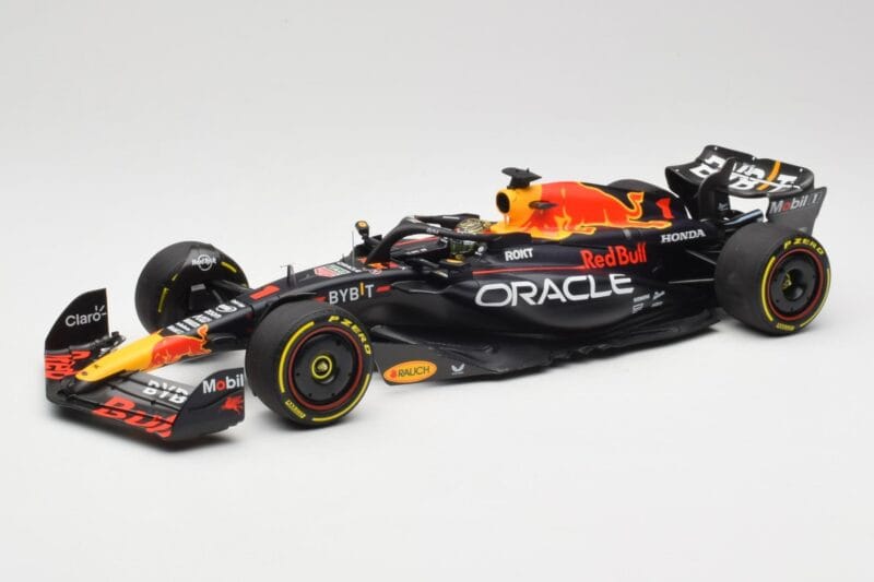 Oracle Red Bull Racing RB19 #1 M. Verstappen Winner Abu Dhabi GP 2023 Minichamps 1:18 110232301 Μέταλλο