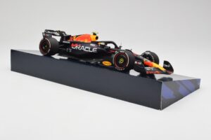 Red Bull Racing RB19 #11 S. Perez Winner Saudi Arabian GP 2023 Minichamps 1:18 113230111 Μέταλλο - εικόνα 4 από 6