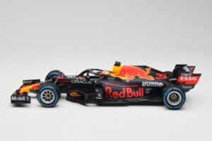 Red Bull Racing Honda RB16B #33 M. Verstappen Belgian GP Winner 2021 Minichamps 1:18 110211333 Ρητίνη - εικόνα 3 από 7