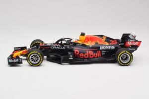 Red Bull Racing Honda RB16B #33 M. Verstappen Mexican GP Winner 2021 Minichamps 1:18 110211933 Ρητίνη - εικόνα 3 από 6