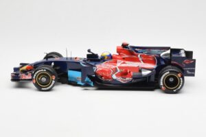 Red Bull Racing RB6 #6 M. Webber F1 Showcar 2010 Minichamps 1:18 150100076 Μέταλλο - εικόνα 3 από 6