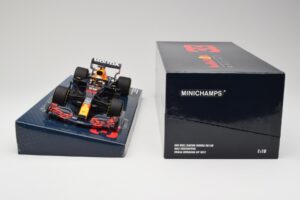 Red Bull Racing Honda RB16B #33 M. Verstappen Emilia Romagna GP 2021 Case Edition Minichamps 1:18 113210133 Ρητίνη - εικόνα 6 από 7