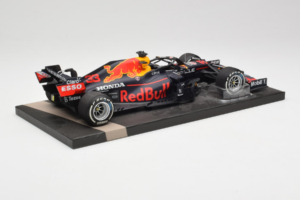 Red Bull Racing RB16B #33 M. Verstappen Monaco GP Winner 2021 Minichamps 1:18 113210533-R1 Ρητίνη - εικόνα 3 από 6