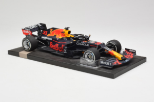 Red Bull Racing RB16B #33 M. Verstappen Monaco GP Winner 2021 Minichamps 1:18 113210533-R1 Ρητίνη - εικόνα 4 από 6