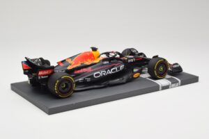 Oracle Red Bull Racing RB18 #33 M. Verstappen Belgian GP 2022 Minichamps 1:18 113221401 Ρητίνη - εικόνα 3 από 7