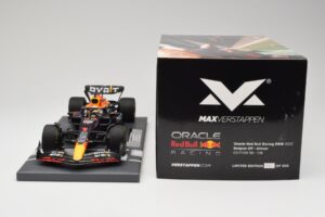 Oracle Red Bull Racing RB18 #33 M. Verstappen Belgian GP 2022 Minichamps 1:18 113221401 Ρητίνη - εικόνα 6 από 7