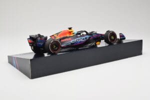 Oracle Red Bull Racing RB19 #33 M. Verstappen Miami GP 2023 Case Edition Minichamps 1:18 113233501 Ρητίνη - εικόνα 3 από 7