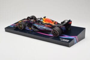 Oracle Red Bull Racing RB19 #33 M. Verstappen Miami GP 2023 Case Edition Minichamps 1:18 113233501 Ρητίνη - εικόνα 5 από 7