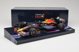 Oracle Red Bull Racing RB19 #33 M. Verstappen Miami GP 2023 Case Edition Minichamps 1:18 113233501 Ρητίνη - εικόνα 7 από 7