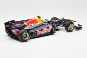 Red Bull Racing RB7 #2 M. Webber Showcar F1 2011 Minichamps 1:18 110110072 Μέταλλο - εικόνα 2 από 6