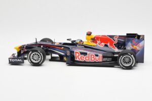 Red Bull Racing Renault RB5 #5 S. Vettel Showcar 2010 Minichamps 1:18 153100175 Μέταλλο - εικόνα 3 από 6