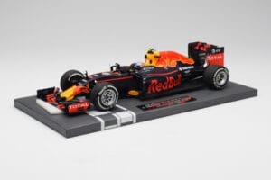 Red Bull RB12 #33 M. Verstappen Spain GP Winner 2016 Minichamps 1:18 117160333 Μέταλλο - εικόνα 2 από 7