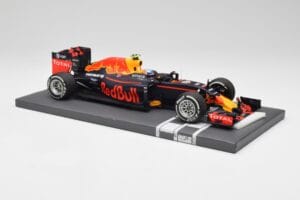 Red Bull RB12 #33 M. Verstappen Spain GP Winner 2016 Minichamps 1:18 117160333 Μέταλλο - εικόνα 4 από 7