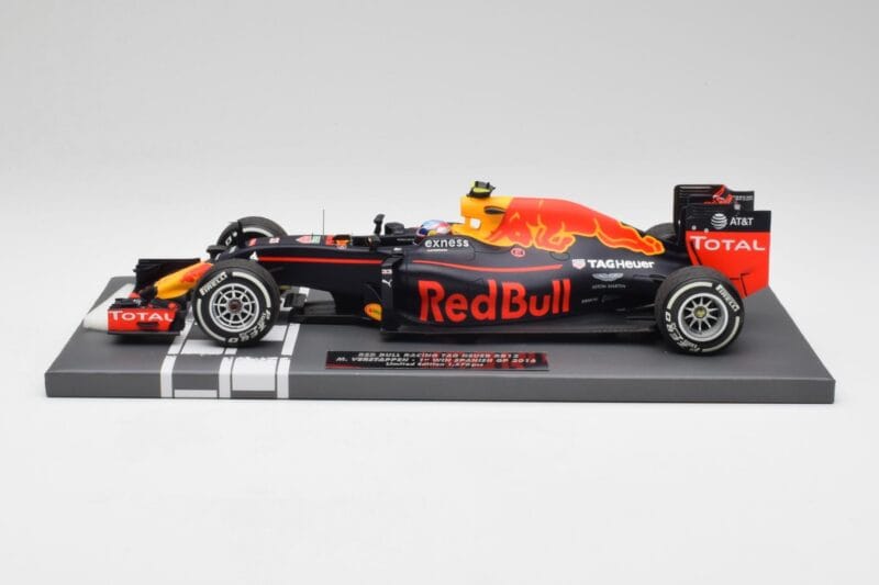 Red Bull RB12 #33 M. Verstappen Spain GP Winner 2016 Minichamps 1:18 117160333 Μέταλλο