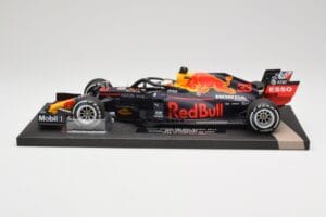 Red Bull RB16 #33 M. Verstappen Red Bull Racing 70th Anniversary GP Winner 2020 Minichamps 1:18 113200533-M1 Ρητίνη