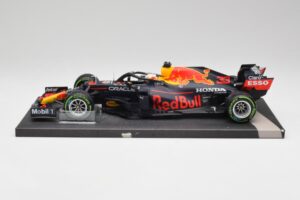 Red Bull RB16B #33 M. Verstappen Emilia Romagna GP Winner 2021 Minichamps 1:18 113210233T Μέταλλο