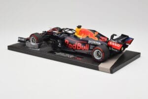 Red Bull RB16B #33 M. Verstappen Abu Dhabi GP 2021 Winner Missing Figurine & Pitboard Minichamps 1:18 113212333 Ρητίνη - εικόνα 5 από 7