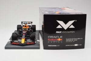 Red Bull RB18 Oracle #1 M. Verstappen Abu Dhabi GP 2022 Winner Minichamps 1:18 113222201 Ρητίνη - εικόνα 6 από 7