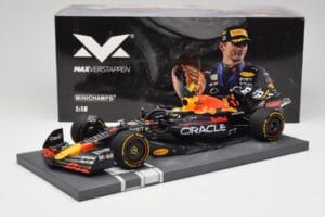 Red Bull RB18 Oracle #1 M. Verstappen Abu Dhabi GP 2022 Winner Minichamps 1:18 113222201 Ρητίνη - εικόνα 7 από 7