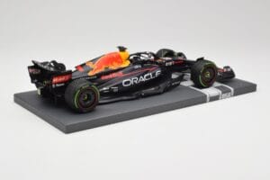 Red Bull RB18 Oracle #1 M. Verstappen Japanese GP 2022 World Champion Minichamps 1:18 113221801 Ρητίνη - εικόνα 3 από 7