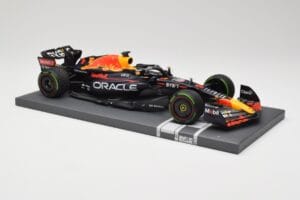 Red Bull RB18 Oracle #1 M. Verstappen Japanese GP 2022 World Champion Minichamps 1:18 113221801 Ρητίνη - εικόνα 4 από 7