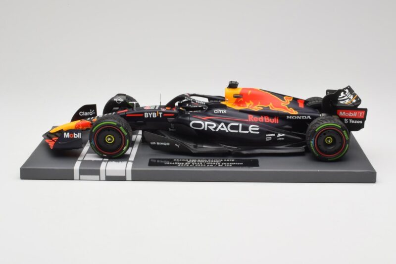 Red Bull RB18 Oracle #1 M. Verstappen Japanese GP 2022 World Champion Minichamps 1:18 113221801 Ρητίνη