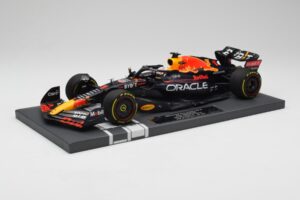 Red Bull RB18 Oracle #1 M. Verstappen US GP 2022 Winner Minichamps 1:18 113221901 Ρητίνη - εικόνα 2 από 7