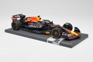 Red Bull RB18 Oracle #1 M. Verstappen US GP 2022 Winner Minichamps 1:18 113221901 Ρητίνη - εικόνα 4 από 7