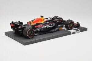 Red Bull RB19 Oracle #1 M. Verstappen Bahrain GP 2023 Winner Minichamps 1:18 113230201 Ρητίνη - εικόνα 3 από 7