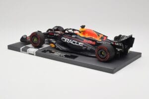 Red Bull RB19 Oracle #1 M. Verstappen British GP 2023 Winner Minichamps 1:18 113231101 Ρητίνη - εικόνα 5 από 7