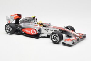 Vodafone McLaren Mercedes MP4-25 #3 L. Hamilton F1 Showcar 2010 Minichamps 1:18 530101872 Μέταλλο - εικόνα 4 από 6