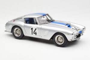 Ferrari 250 GT SWB #14 P. Noblet / J. Guichet Team Noblet 3rd Place 24 Hours of Le Mans 1961 CMC 1:18 M-079 Μέταλλο - εικόνα 4 από 6