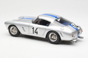 Ferrari 250 GT SWB #14 P. Noblet / J. Guichet Team Noblet 3rd Place 24 Hours of Le Mans 1961 CMC 1:18 M-079 Μέταλλο - εικόνα 5 από 6