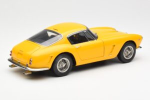 Ferrari 250 GT SWB Κίτρινο CMC 1:18 M-054 Μέταλλο - εικόνα 2 από 6