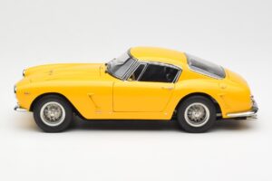 Ferrari 250 GT SWB Κίτρινο CMC 1:18 M-054 Μέταλλο - εικόνα 3 από 6